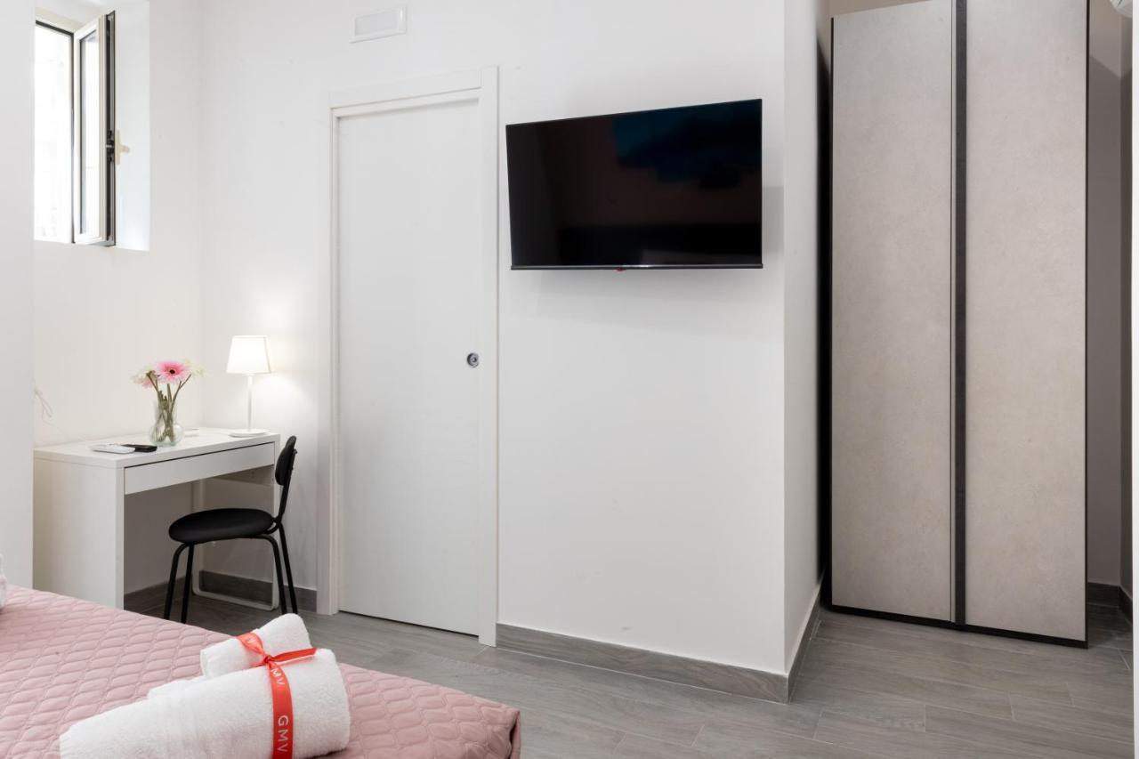Partenope Guest House Наполи Екстериор снимка