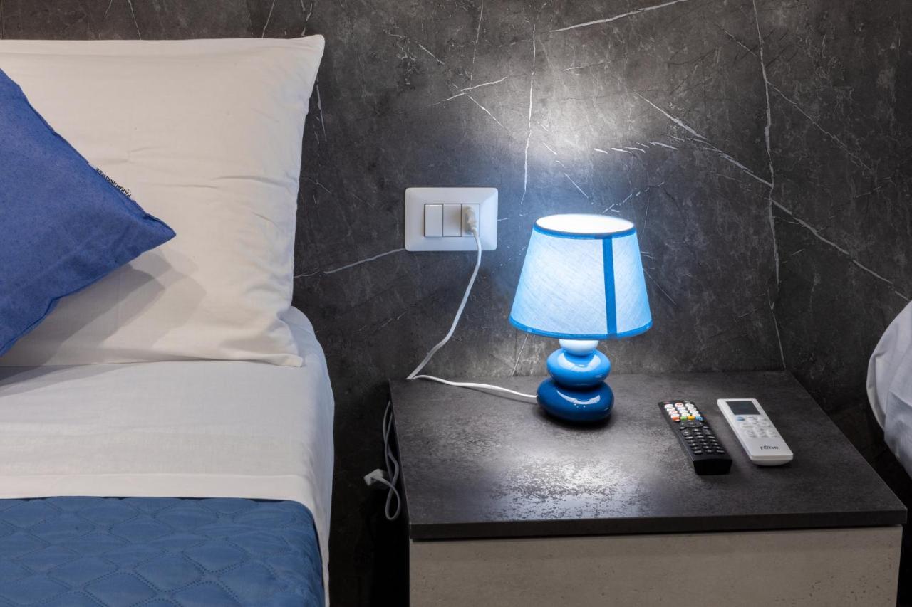 Partenope Guest House Наполи Екстериор снимка