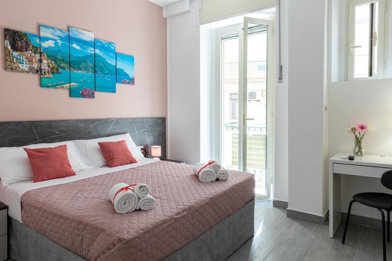 Partenope Guest House Наполи Екстериор снимка
