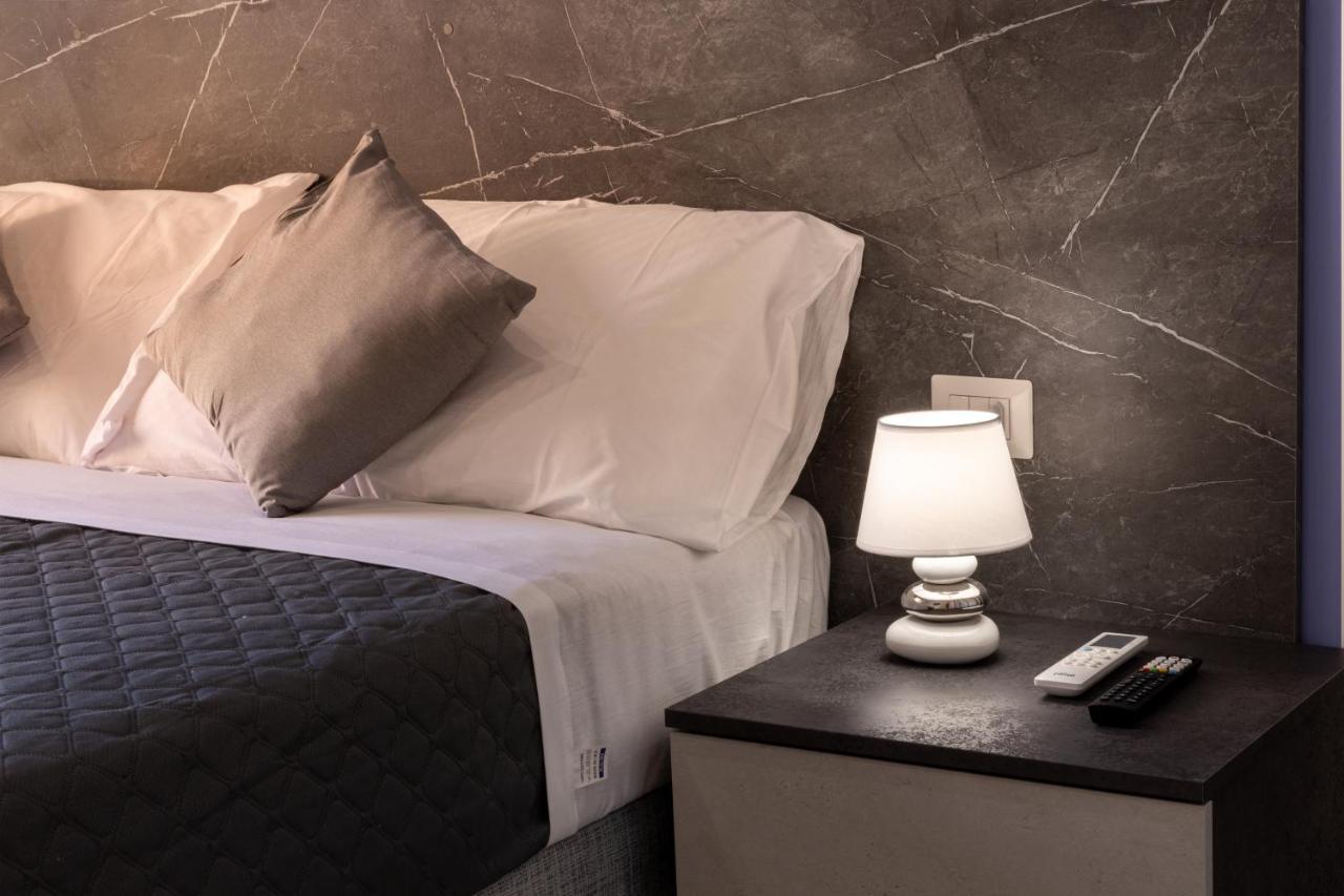 Partenope Guest House Наполи Екстериор снимка